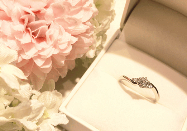 当日お持ち帰りいただける婚約指輪あります