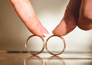 やっぱりシンプルが良い！結婚指輪はシンプルデザインが人気な理由とは？