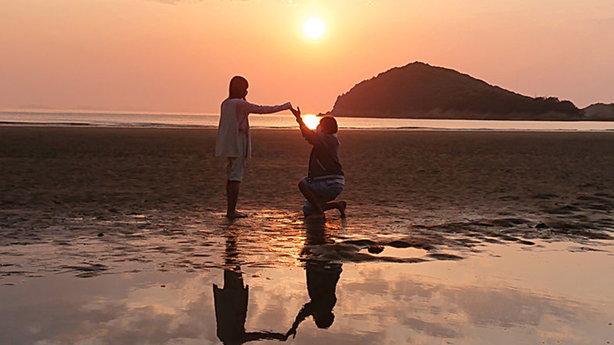 コポー 砂浜でプロポーズ サプライズプロポーズ | 沖縄 - 至福の滞在 Birth the suite